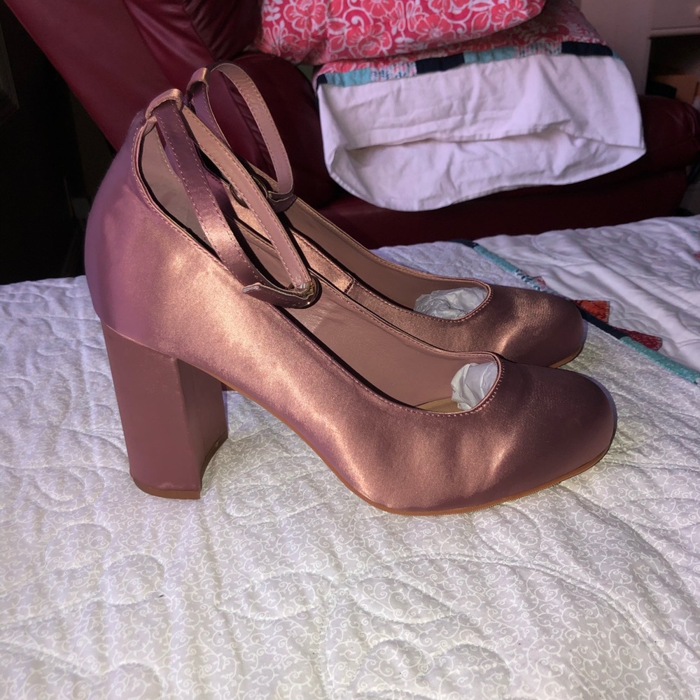 Torrid Mauve silky pumps